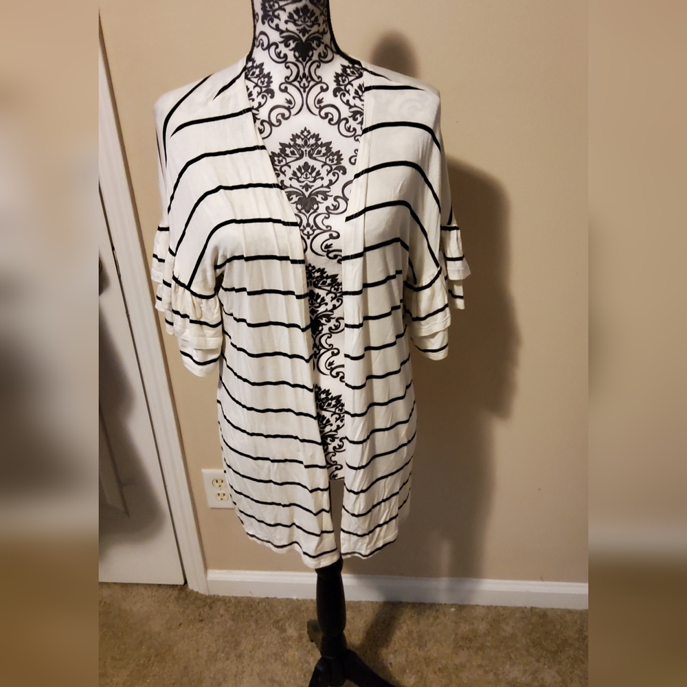 Heimish Black and Ivory Short Sleeve Cardigan Size Small